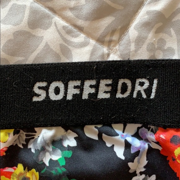 Soffe Dri Capri work out pants - Picture 3 of 4